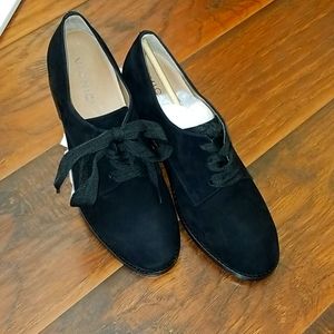 Sz 8 Vionic "Evelyn" Shoes